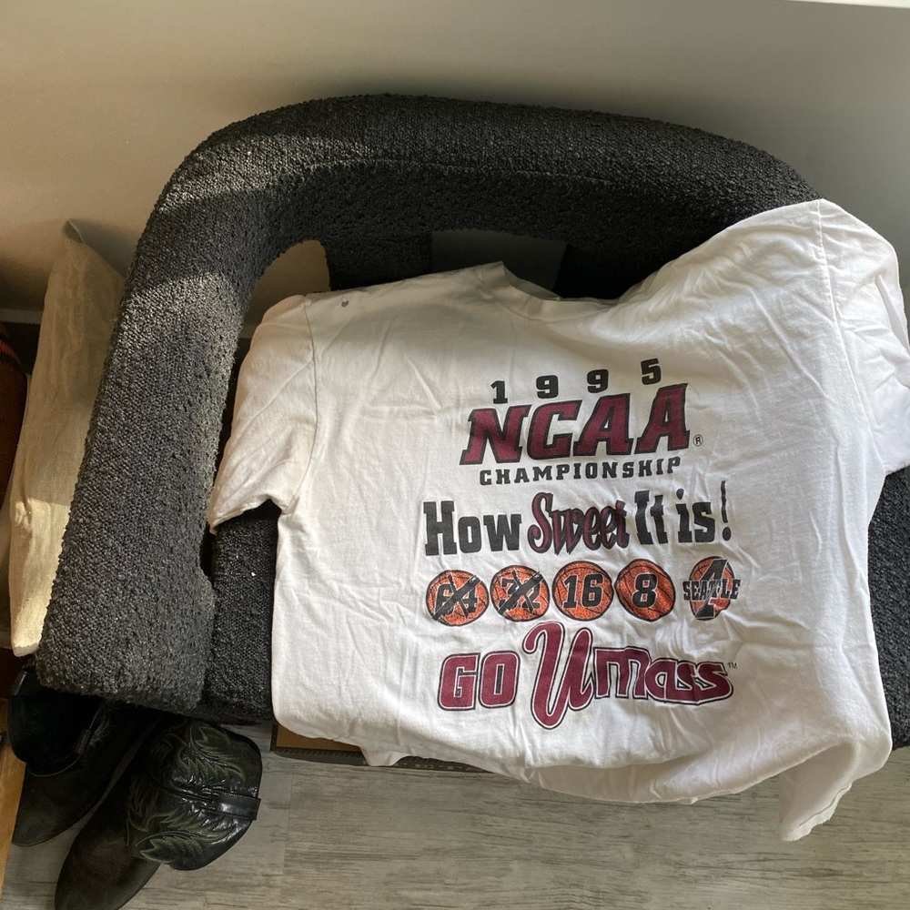 1995 UMASS March Madness “Sweet 16” Tee